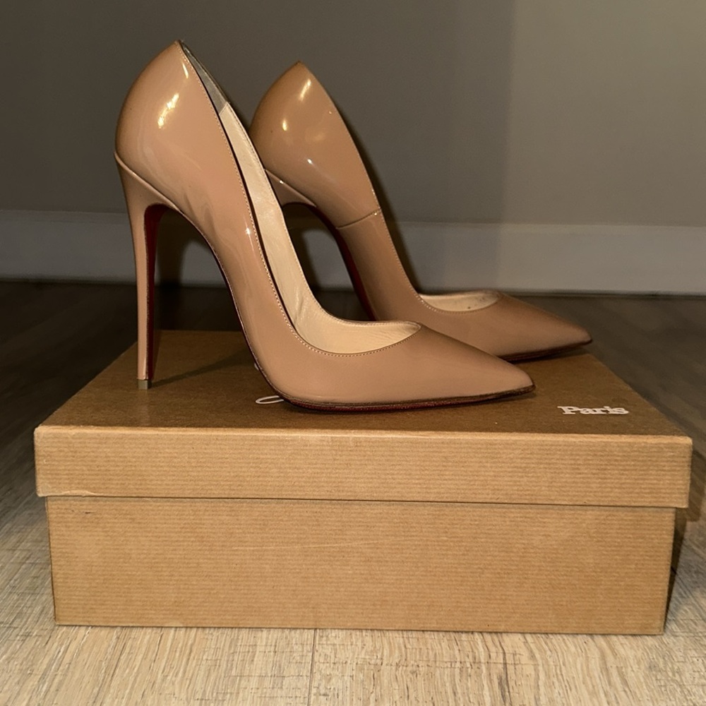 Christian Louboutin So Kate Pumps